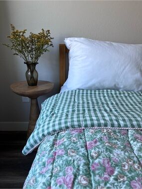 Vintage Westpoint Steven's Reversible Gingham & Floral Twin size Comforter